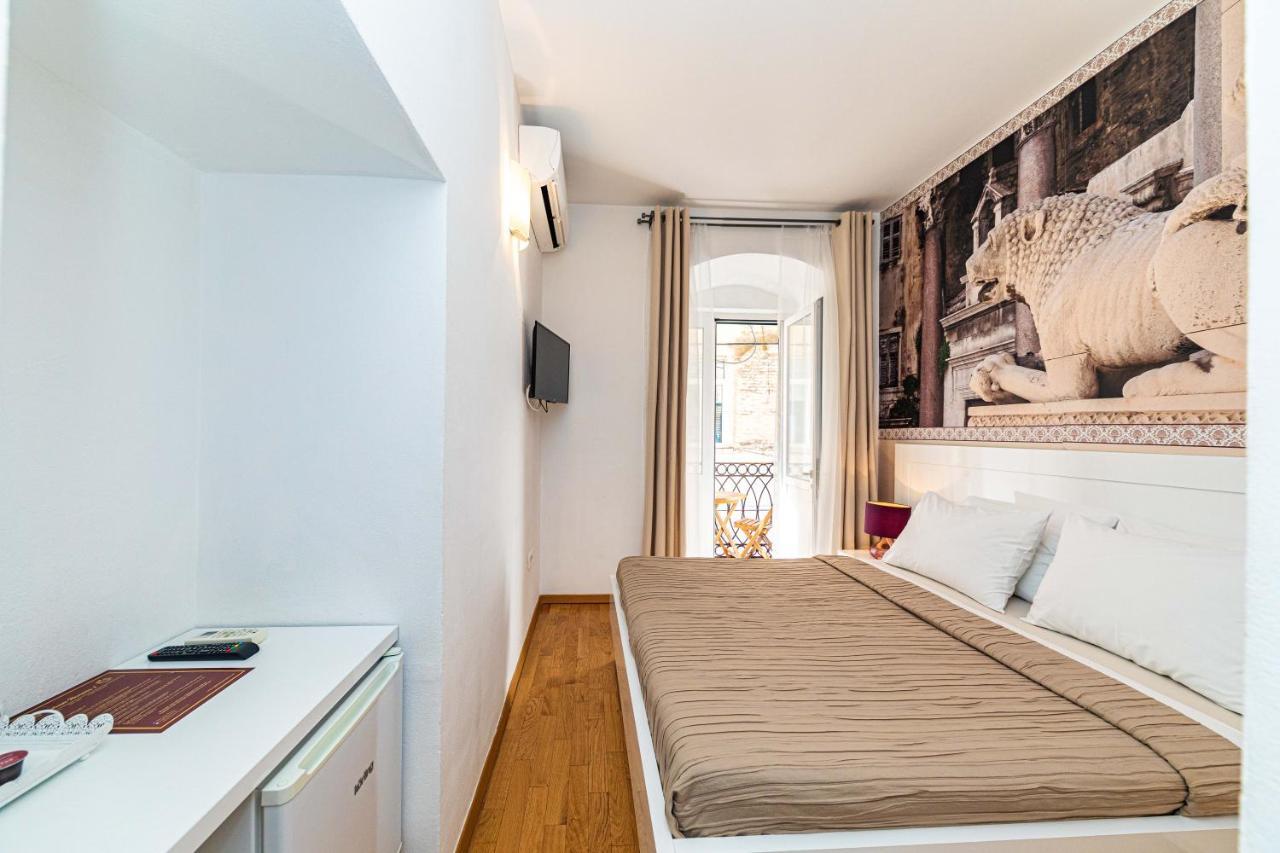Riva City Rooms Split Exterior photo
